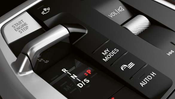 BMW 2 Series Active Tourer U06 2021 drive modes close-up buttons centre console