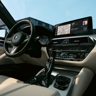 Interior BMW 5 Series Sedan G30 Control display & Sport leather steering wheel BMW 5 Series Sedan G30 Facelift 2020 interior