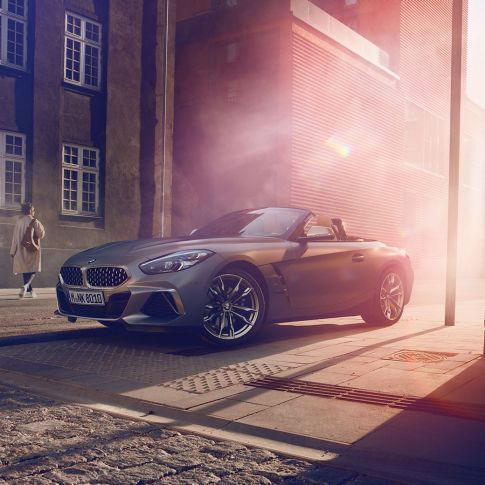 BMW Z4 M40i G29 three-quarter front view BMW Z4 Roadster M40i G29 2019 Cabrio BMW Individual Frozen Grey metallic three-quarter front view