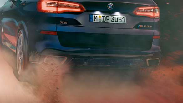 BMW xDrive G05 BMW xDrive G05 2018 SUV rear view