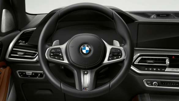 M leather steering wheel BMW X5 M50i G05 M leather steering wheel BMW X5 M50i 2018 G05 SUV cockpit