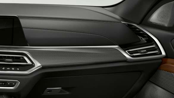 Interior trims BMW X5 M50i G05 Interior trims Aluminium Tetragon BMW X5 M50i G05 2018 SUV interior