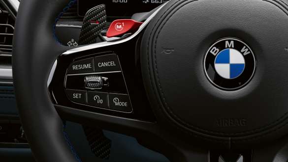 Hands-free driving up to 60 km/h BMW XM G09 Hands-free driving up to 60 km/h
