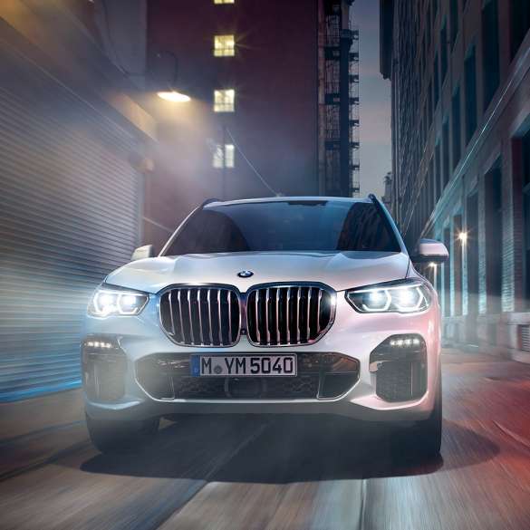 BMW X5 front view BMW X5 G05 2018 Mineral White metallic front view