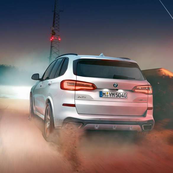 BMW X5 xDrive40i rear view BMW X5 xDrive40i G05 2018 Mineral White metallic rear view
