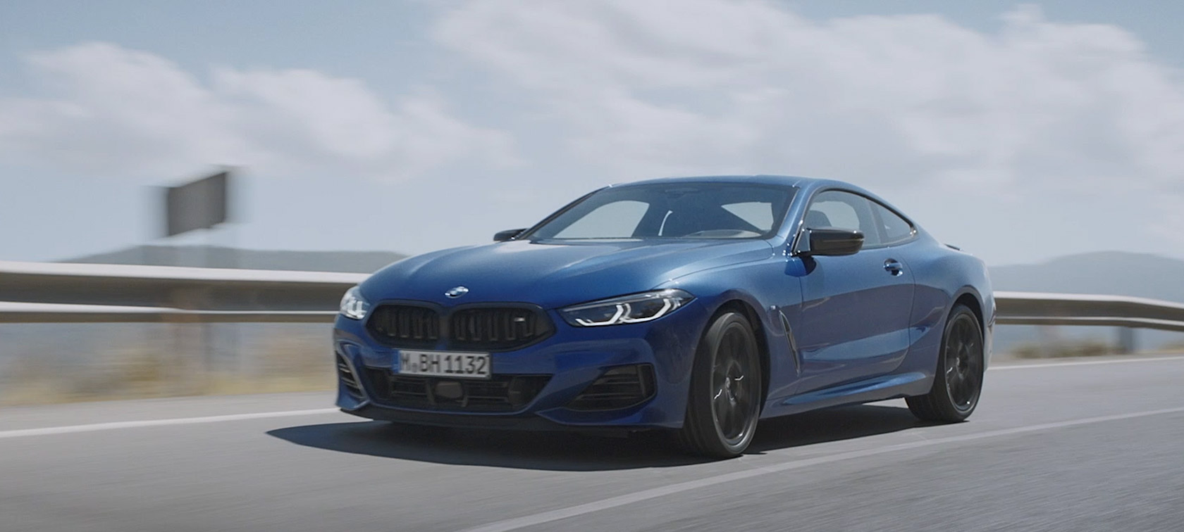 BMW 8 Series Coupé G15 LCI Facelift 2022 driving dynamics in the video BMW 8 Series Coupé G15 LCI Facelift 2022 driving dynamics in the video