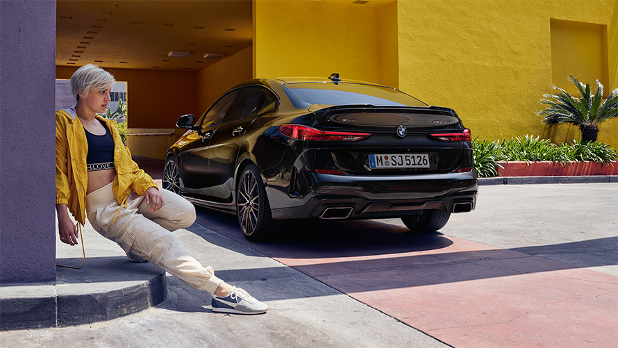 Coupé line BMW M235i xDrive Gran Coupé F44 2020 Black Sapphire metallic three-quarter side view