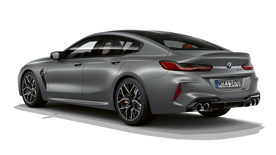 BMW M8 Gran Coupé F93 LCI Facelift 2022 BMW Individual Frozen Pure Grey metallic three-quarter rear view 