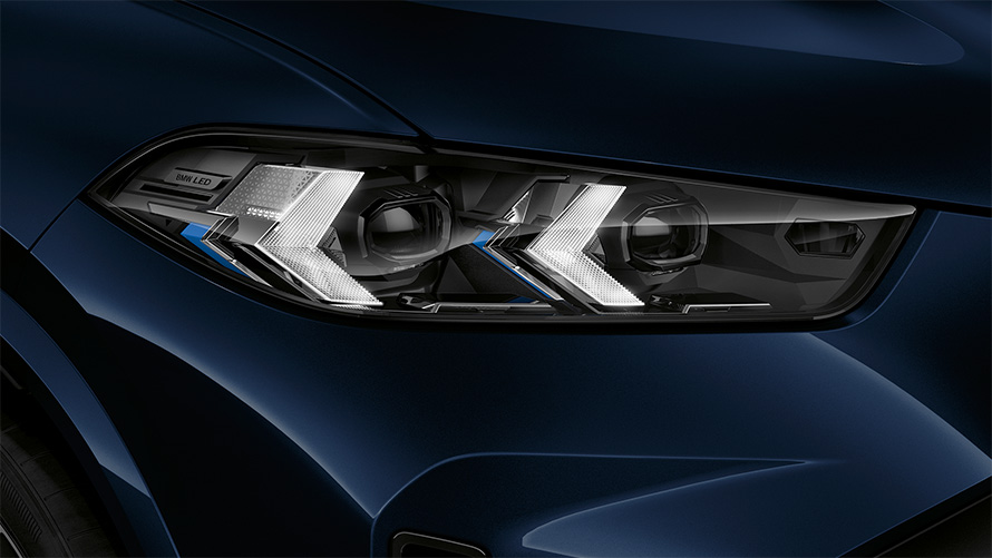 BMW X5 M60i xDrive G05 MP headlights close-up