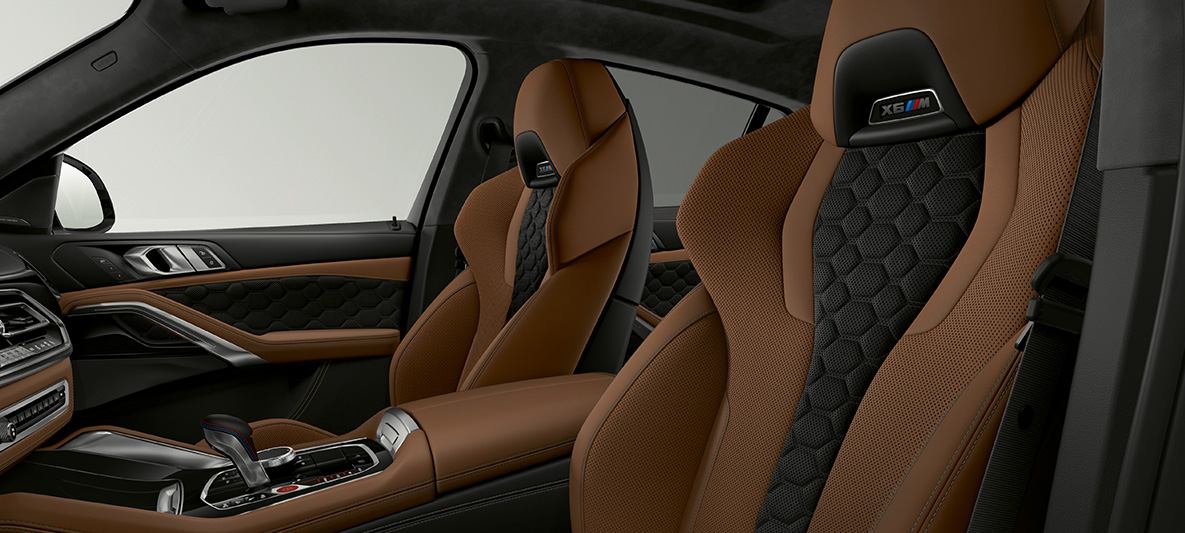 M Multifunctional seats BMW X6 M M Multifunctional seats with X6 M logo BMW X6 M F96 2020 interior