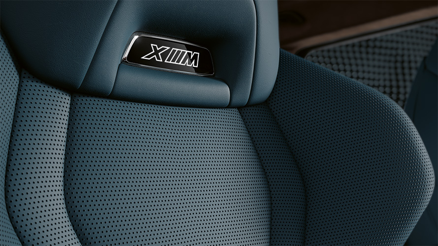 BMW XM G09 Multifunctional seats with illuminated M badge