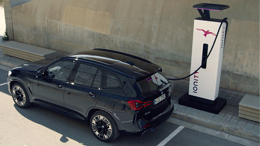 BMW electric cars BMW iX3 public charging with BMW Charging High Power Charging stations video BMW electric cars BMW iX3 public charging with BMW Charging High Power Charging stations video