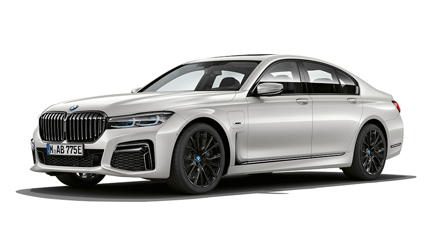 BMW 745e Sedan PHEV car three-quarter front view BMW 745e Sedan PHEV car studio shot three-quarter front view