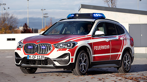 BMW X1 F48LCI fire-fighter vehicle 1/3 front view parking